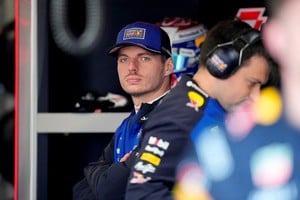 “Para mi última carrera en casa. Gracias, Zandvoort”, escribió el neerlandés al presentar el casco en sus redes sociales.