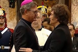 Milei junto a García Cuevas durante las actividades oficiales por el Tedeum del 2025.