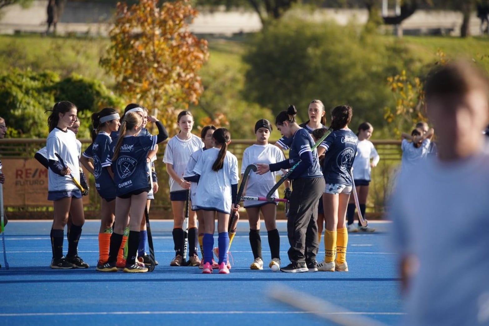 El campus reunió a deportistas de entre 10 y 17 años en una intensa jornada de hockey en Santa Fe.