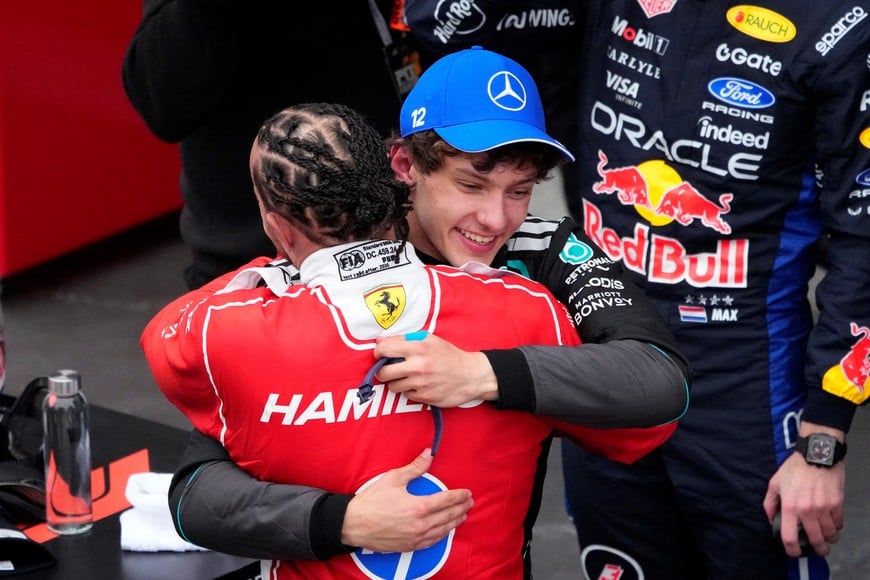 Formula One F1 - Canadian Grand Prix - Circuit Gilles Villeneuve, Montreal, Quebec, Canada - May 24, 2026
Mercedes' Andrea Kimi Antonelli celebrates after winning the Canadian Grand Prix with second placed Ferrari's Lewis Hamilton REUTERS/Mathieu Belanger