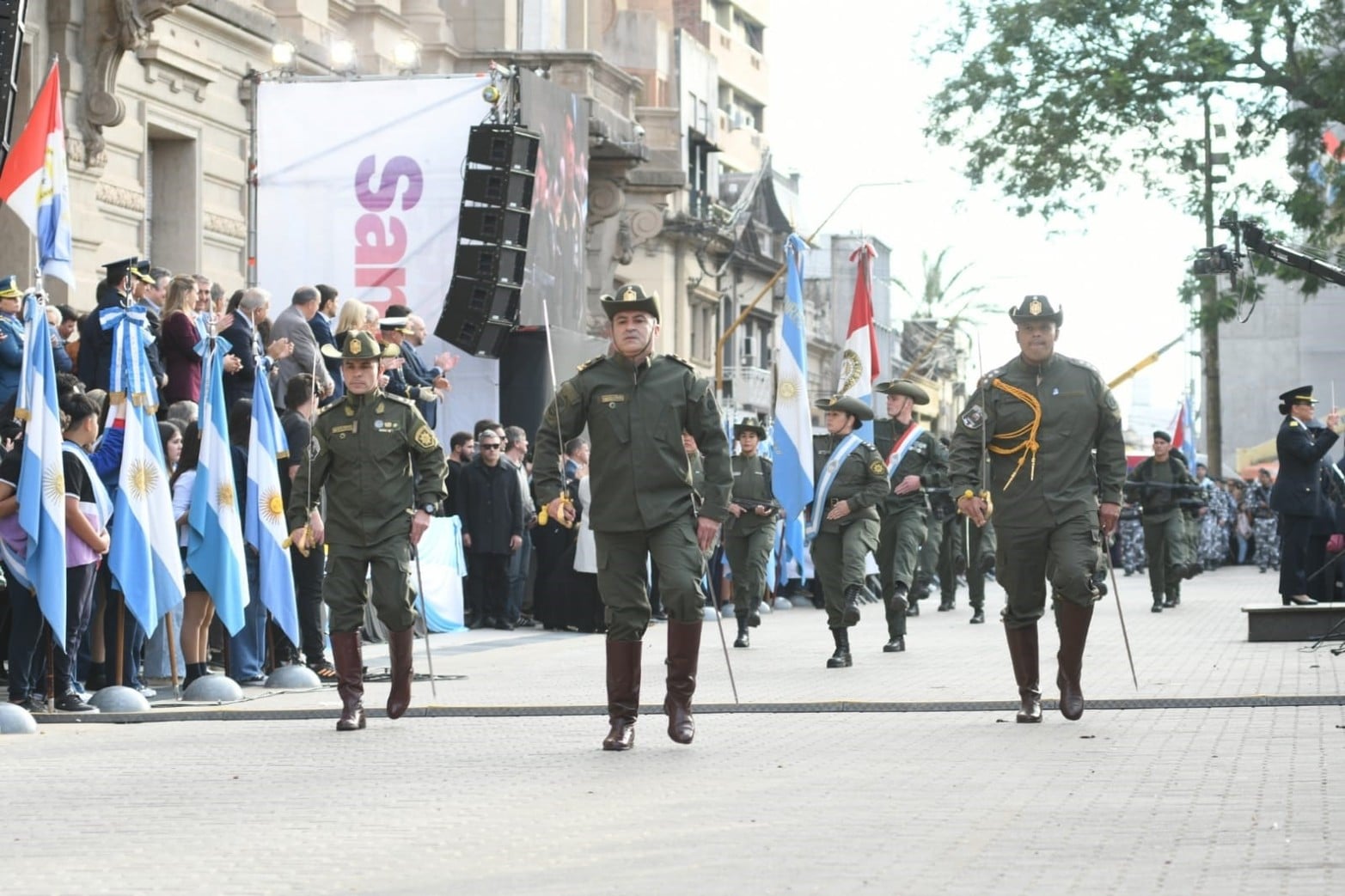 Celebraciones por el 216° aniversario de la Revolución de Mayo en Santa Fe