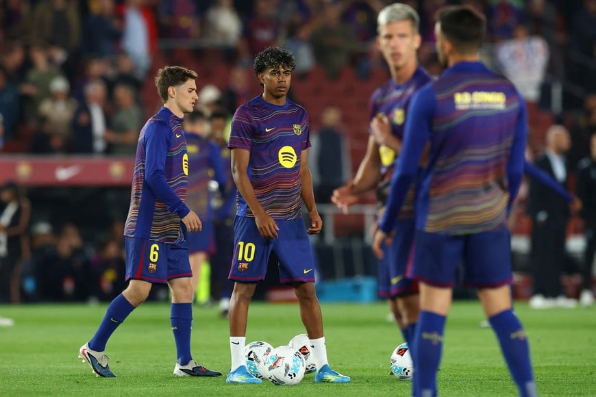 Soccer Football - LaLiga - FC Barcelona v Celta Vigo - Spotify Camp Nou, Barcelona, Spain - April 22, 2026
FC Barcelona's Gavi and Lamine Yamal during the warm up before the match REUTERS/Albert Gea