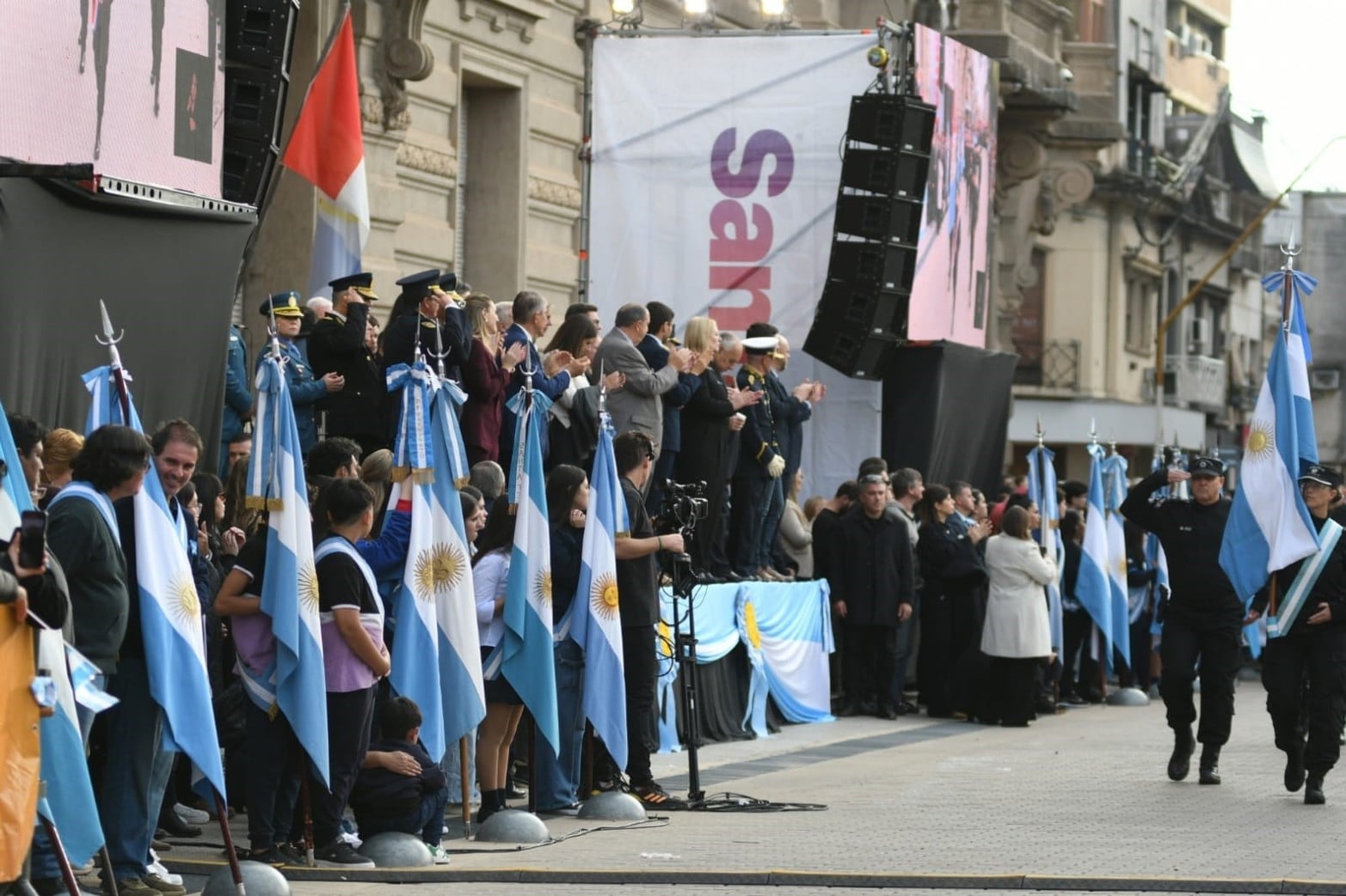 Celebraciones por el 216° aniversario de la Revolución de Mayo en Santa Fe