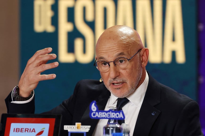 Soccer Football - FIFA World Cup 2026 - Spain coach Luis de la Fuente announces his World Cup squad - Edificio Telefonica, Madrid, Spain - May 25, 2026
Spain coach Luis de la Fuente during the press conference REUTERS/Kacper Pempel