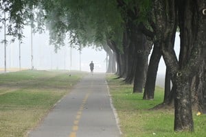 Lunes con neblina en la ciudad de Santa Fe Créditos: Flavio Raina