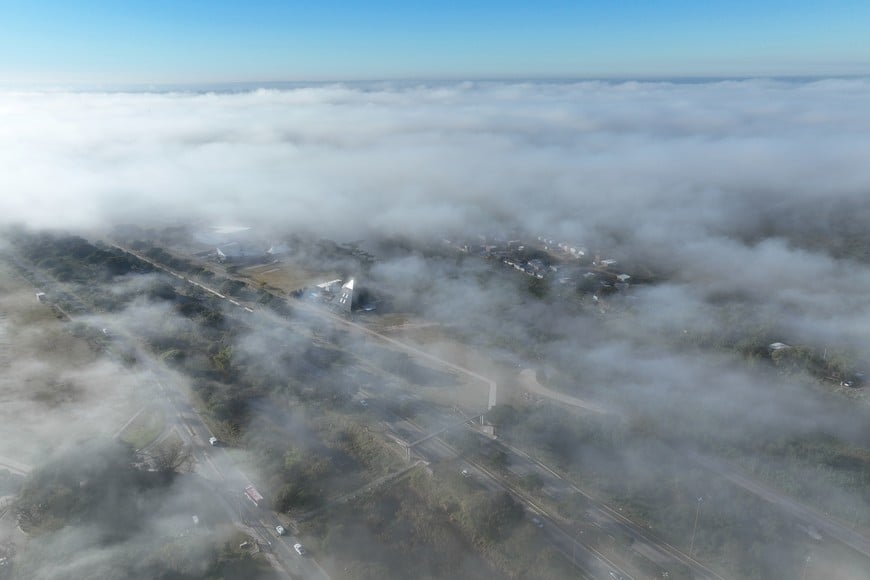 Santa Fe bajo niebla intensa.