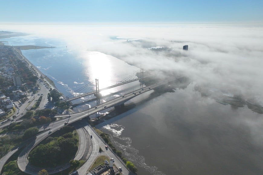 Santa Fe bajo niebla intensa.