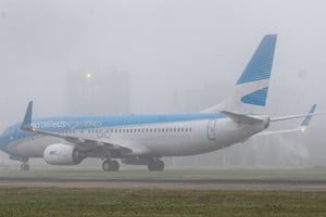 Vuelos cancelados, demoras y desvíos afectaron las operaciones en distintos aeropuertos