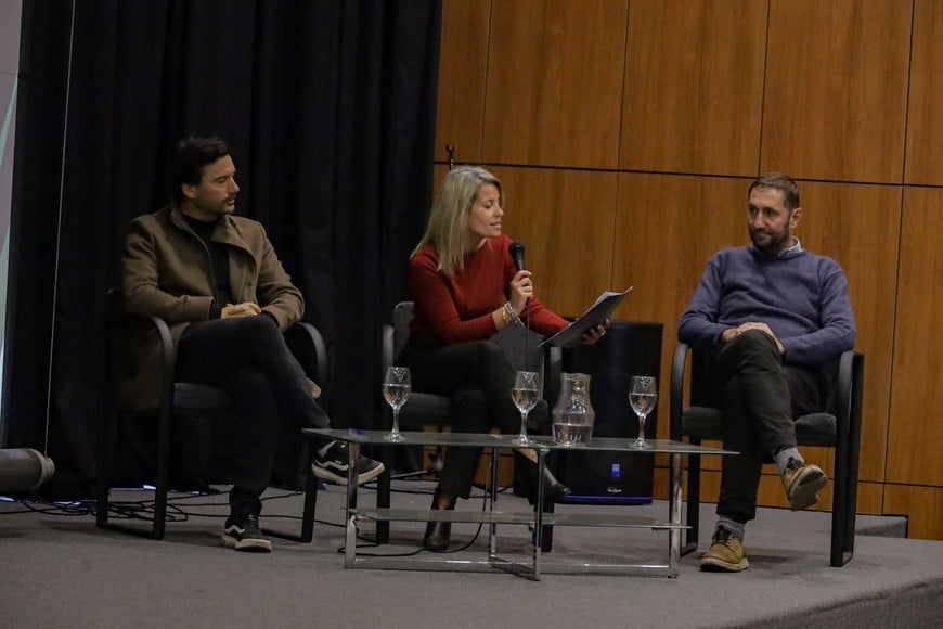 Álvaro García Resta y Fernando Álvarez de Cellis iniciaron el diálogo sobre una nueva mirada sobre las áreas vinculadas al agua. Foto: Gentileza