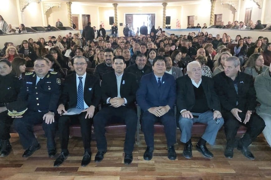 La Banda de Música de la Ciudad puso los acordes para la entonación del Himno Nacional Argentino.