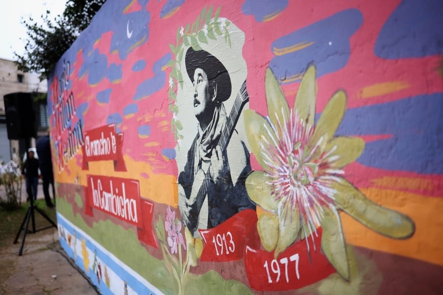 La esquina de República de Siria y Gorostiaga se convirtió en un nuevo espacio de memoria cultural santafesina.