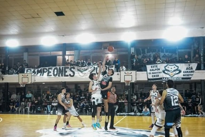 Aplastante goleada de Almagro en el clásico esperancino