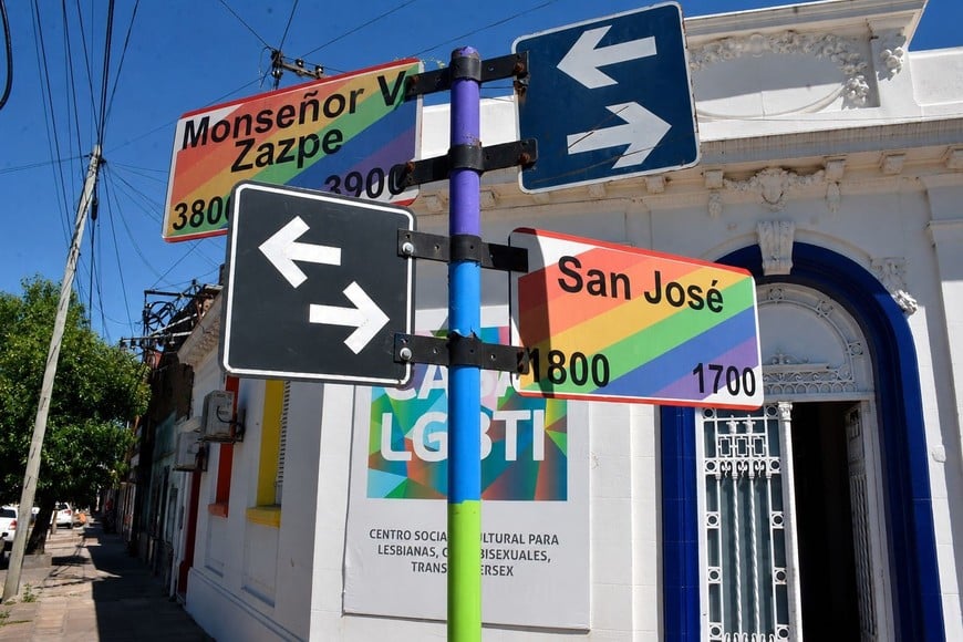 Casa LGBTIQ+ ubicada en la esquina de San José y Monseñor Zazpe - Santa Fe