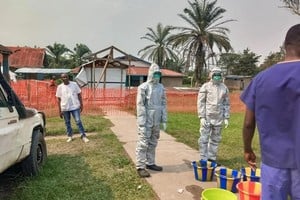 Centro de Tratamiento de Ébola de Bulape, localidad rural de la provincia de Kasai, República Democrática de Congo. Año 2025.