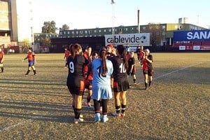 Colón superó a Barrio Oeste de Gálvez y está entre los 16 mejores. Foto: Prensa Copa Santa Fe.