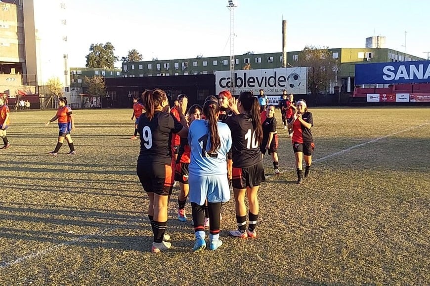 Colón superó a Barrio Oeste de Gálvez y está entre los 16 mejores. Foto: Prensa Copa Santa Fe.