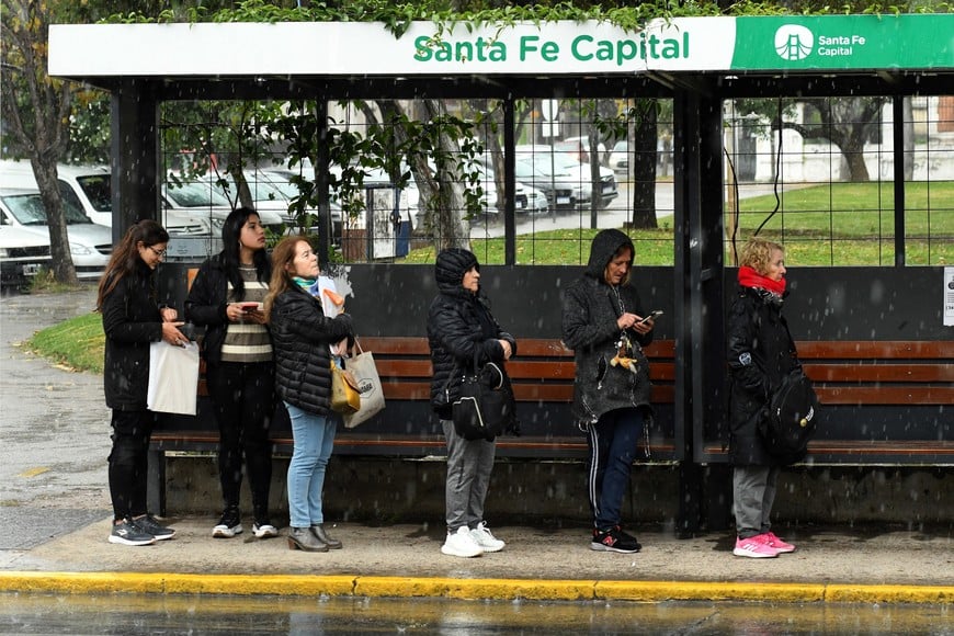 Es requisito tener domicilio legal en la ciudad de Santa Fe.
Manuel Fabatía.