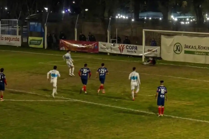 Galetto le contuvo el segundo penal a Isanta