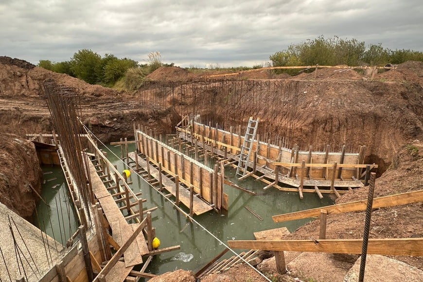 Construyen cinco nuevas estructuras sobre los arroyos Saladillo y Los Leones