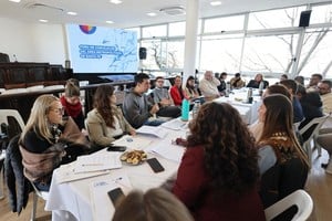 Concejales de 28 localidades santafesinas se reunieron en Esperanza para unificar normativas urbanas.