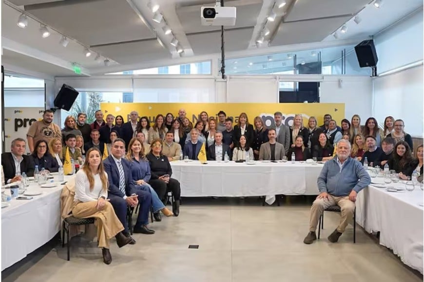 Macri junto a legisladores provinciales el pasado jueves.
