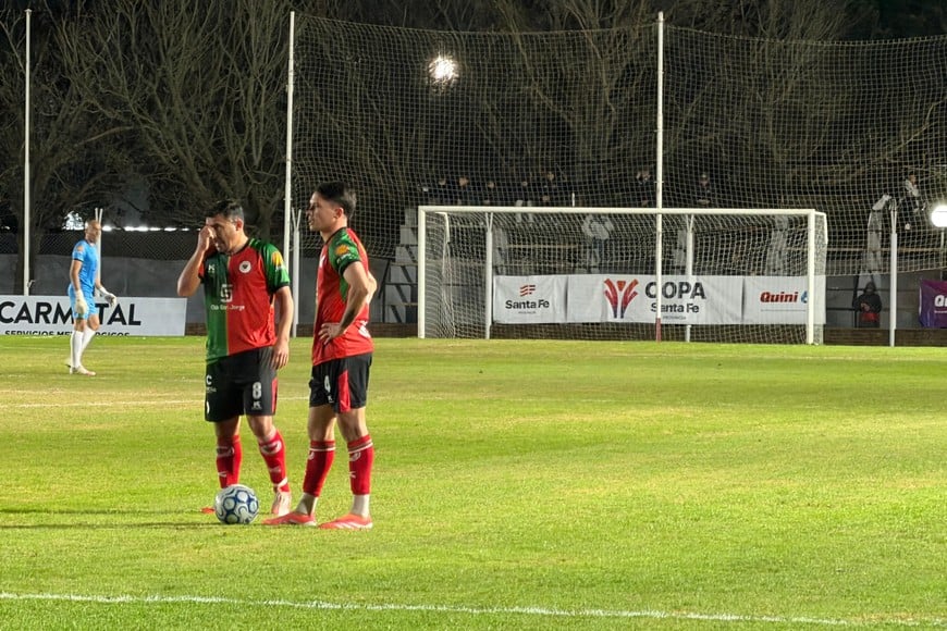 Atlético San Jorge sacó una buena ventaja en la ida en Carcarañá. Foto: Pablo Busso.
