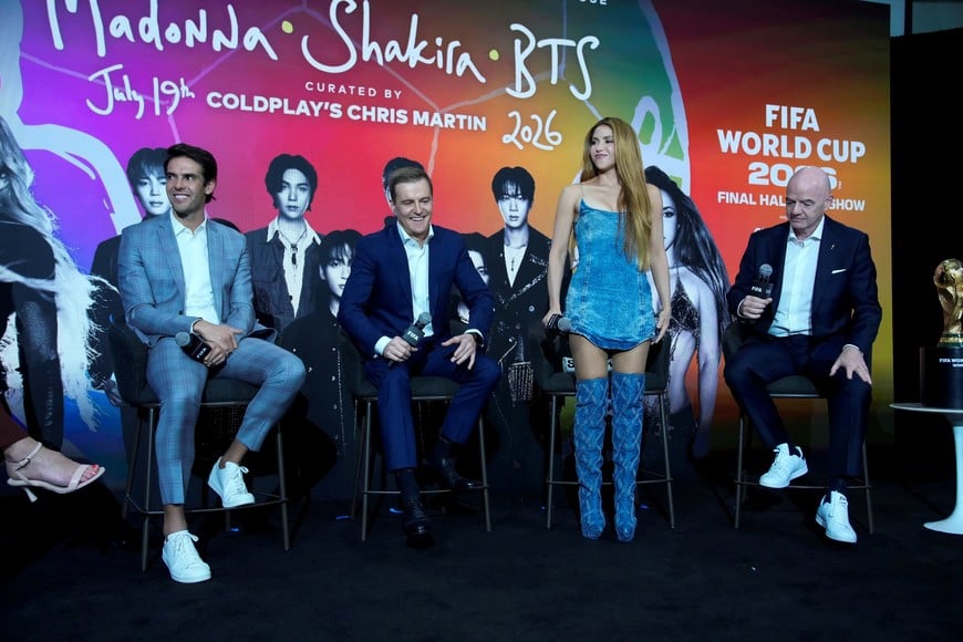 Shakira, former footballer Brazilian Kaka, and Gianni Infantino, President of FIFA, attend a press event organized by Global Citizen and FIFA to announce the FIFA World Cup Final Halftime Show in New York City, U.S., May 14, 2026.  REUTERS/Eduardo Munoz