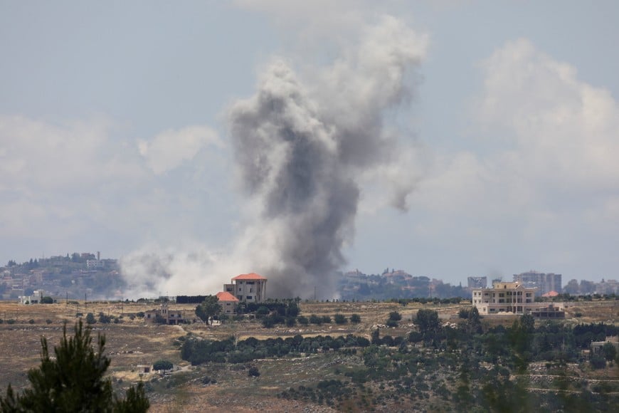 Smoke billows from southern Lebanon following strikes, as seen from Marjayoun, southern Lebanon, May 29, 2026. REUTERS/Stringer