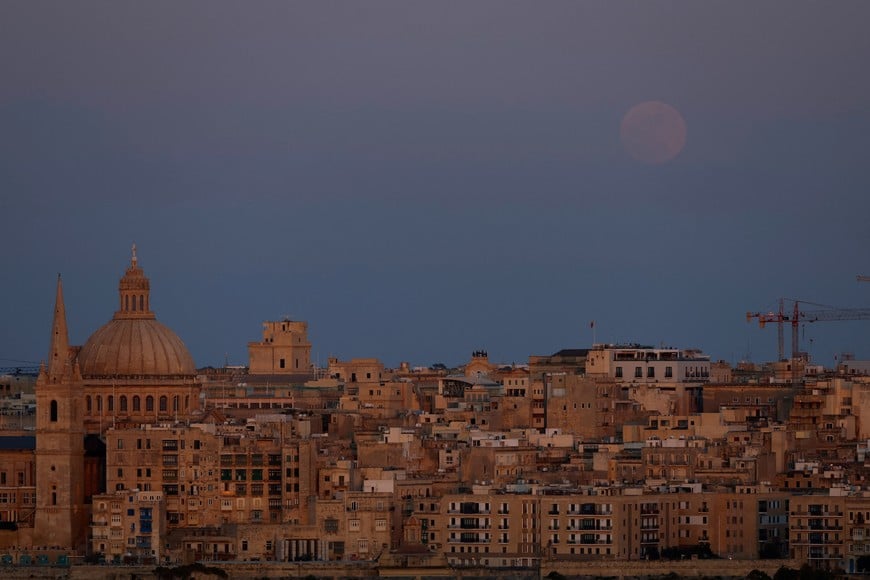 The full moon, known as the Blue Moon, rises over Valletta, as seen from St Julian's, Malta, May 30, 2026. REUTERS/Darrin Zammit Lupi TPX IMAGES OF THE DAY