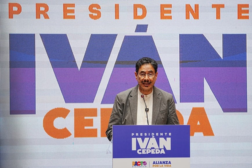 (260528) -- BOGOTA, 28 mayo, 2026 (Xinhua) -- El candidato a la Presidencia colombiana por el partido Pacto Histórico, Iván Cepeda Castro, habla en una conferencia de prensa, en Bogotá, capital de Colombia, el 28 de mayo de 2026. (Xinhua/Andrés Moreno) (am) (rtg) (ra) (ce)