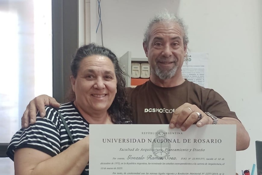 Gonzalo Sosa siempre quiso ser arquitecto. A más de tres décadas de entrar y salir de la universidad consiguió su título. Foto: Gentileza