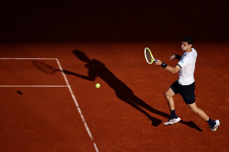 Tennis - French Open - Roland Garros, Paris, France - June 1, 2026
Argentina's Juan Manuel Cerundolo in action during his fourth round match against Italy's Matteo Berrettini REUTERS/Guglielmo Mangiapane