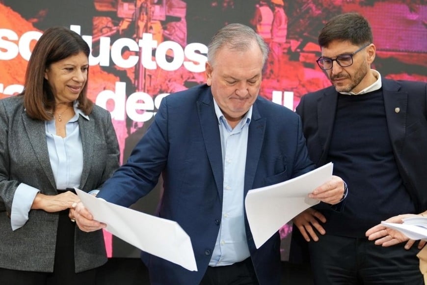 Los datos reflejan que la evaluación del gobierno santafesino se ubica por encima de la de la Casa Rosada