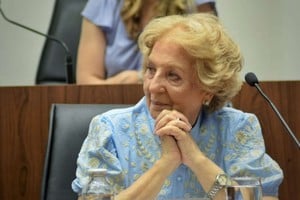 Marta Paillet es despedida en redes sociales con hondo pesar y afecto. Aquí en 2022, cuando recibió el reconocimiento Santafesina Destacada a instancias de la ex concejala Mondino. Foto: Gentileza