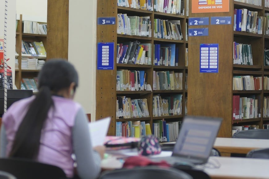 Voces estudiantiles exponen los problemas en el cursado del primer cuatrimestre.