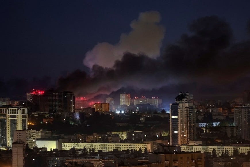 Smoke rises in the city during a Russian missile and drone strike, amid Russia's attack on Ukraine, in Kyiv, Ukraine June 2, 2026. REUTERS/Gleb Garanich
