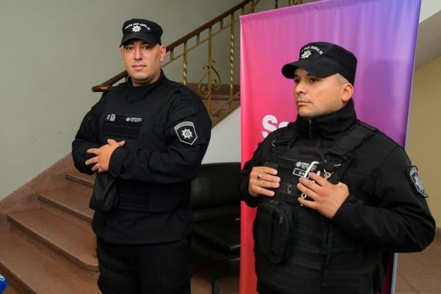policías salvan beba