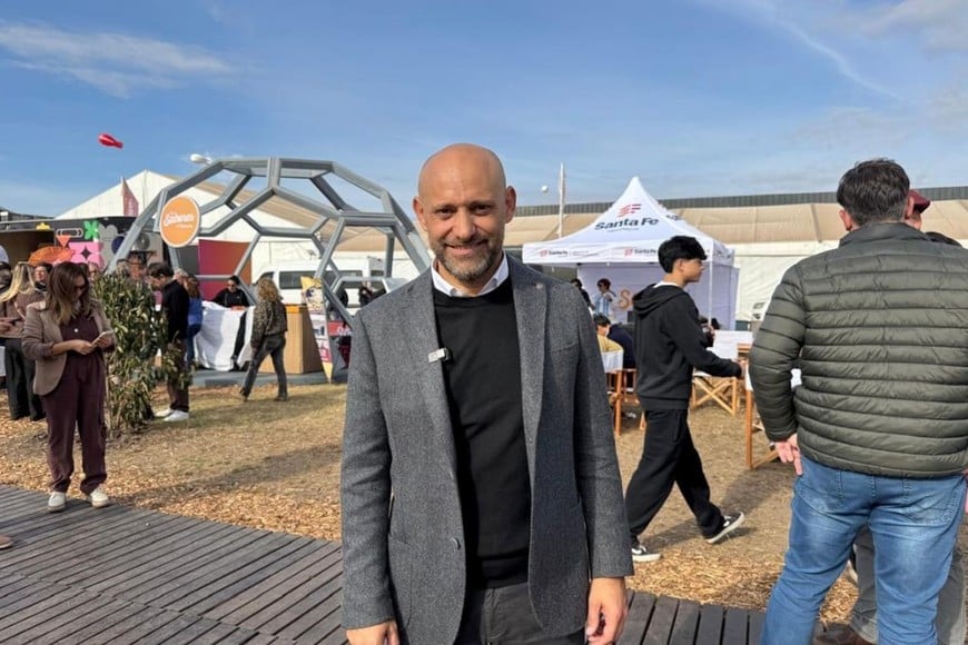 Gustavo Puccini anunció nuevas líneas de financiamiento para productores, comercios e industrias.