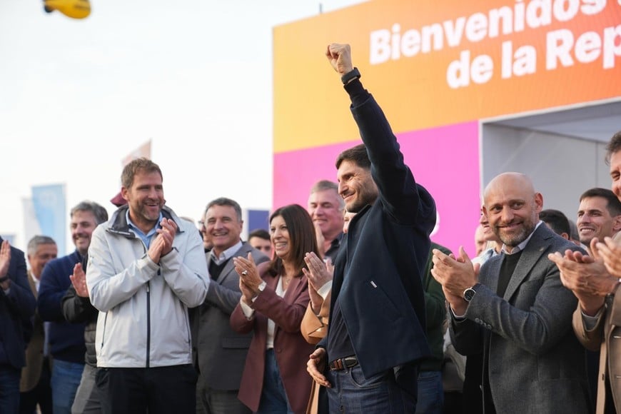 En el marco de la apertura del stand del Gobierno Provincial en Agroactiva 2026, el gobernador Maximiliano Pullaro lanzó nuevas líneas de financiamiento, por más de $ 116.000 millones.