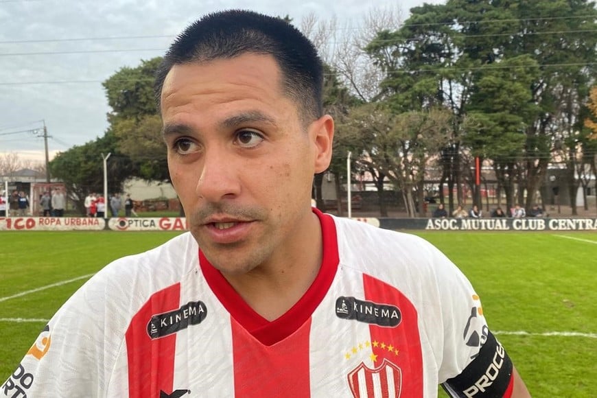 Osvaldo Arroyo, capitán y figura de Colón de San Justo. Foto: Luciano Villarroel.