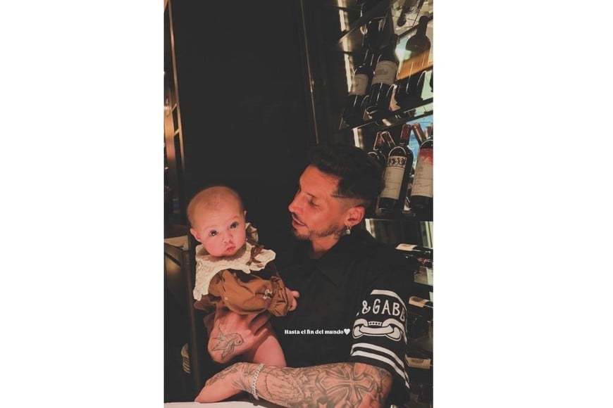 José Sosa posando junto a su hija Aitana