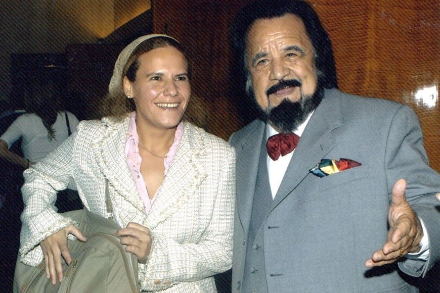 Silvia Majul: Acompañando a Horacio Guarany en una entrega de los Premios Gardel