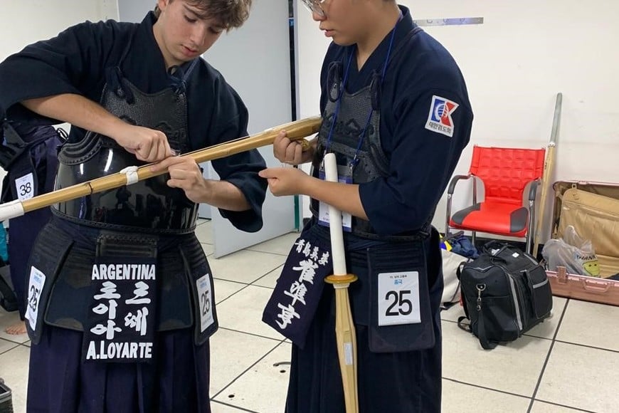 Preparando las armas para el combate, en Corea. Gentileza.