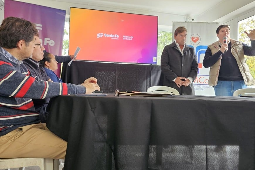 Durante el acto se presentaron tres ofertas: Díaz Construcciones, por $222.367.587,06; Norte Group, por $261.820.639,52; y Cymca S.R.L., por $281.000.780,33.
