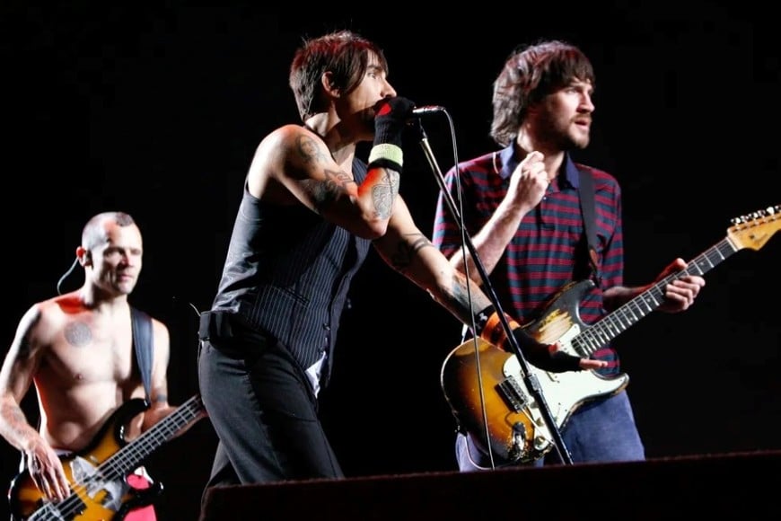 Klinghoffer coincidió en que el grupo regresó a una estructura sonora específica y tradicional con el retorno de Frusciante.