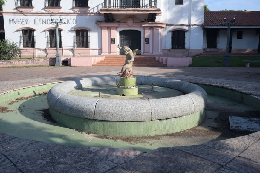 Postal de la llamada Fuente del Querubín. Foto: Archivo Manuel Fabatía