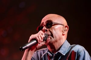 Argentine singer Carlos Alberto Solari, known as Indio Solari, performs in Olavarria, Buenos Aires province, Argentina, March 11, 2017. Solari died at the age of 77 on June 5, 2026, according to local media. REUTERS/Agustin Marcarian