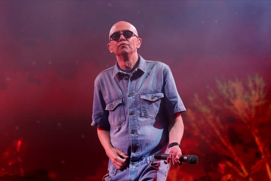 Argentine singer Carlos Alberto Solari, known as Indio Solari, performs in Olavarria, Buenos Aires province, Argentina, March 11, 2017. Solari died at the age of 77 on June 5, 2026, according to local media. REUTERS/Agustin Marcarian