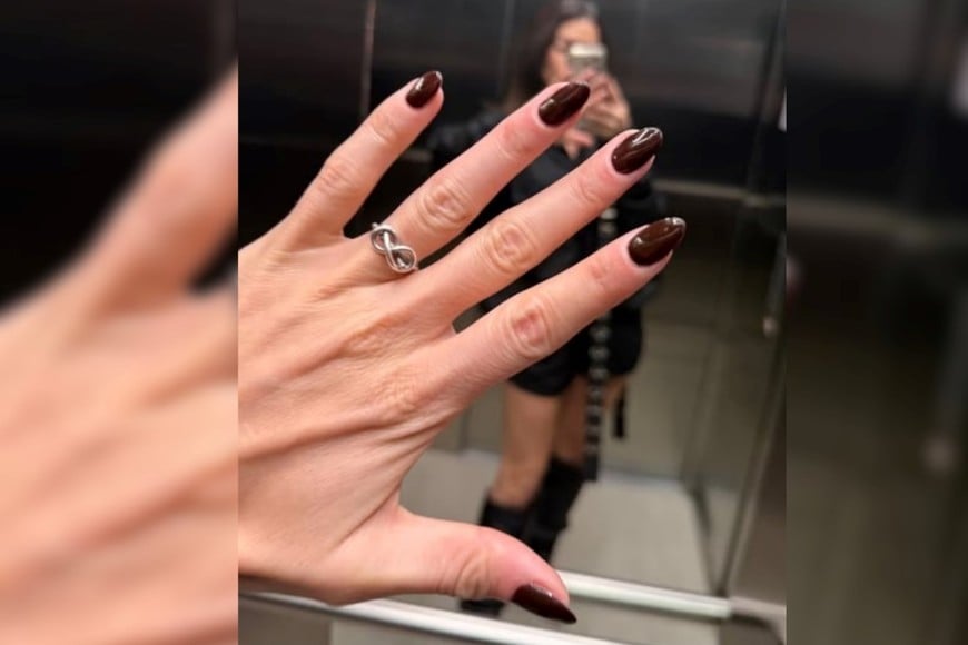 La influencer mostró el anillo que utilizó durante el especial momento que definió como simbólico.