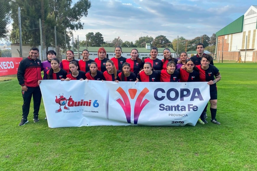Las sabaleras en el partido de ida en El Quillá. Foto: Luciano Villarroel.